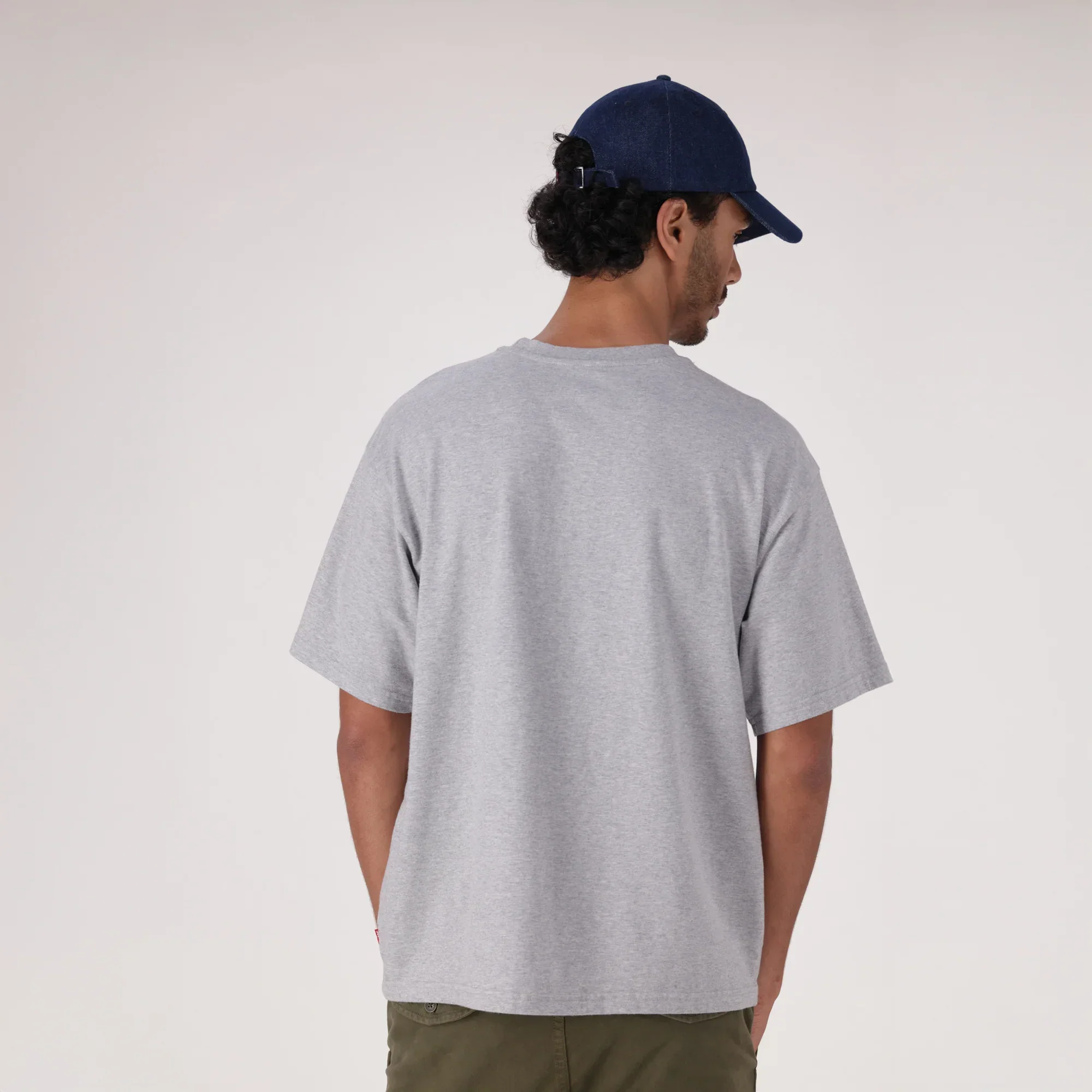 LEVI'S® MEN'S GRAPHIC CROPPED TEE - MULTI COLOUR - Image 3