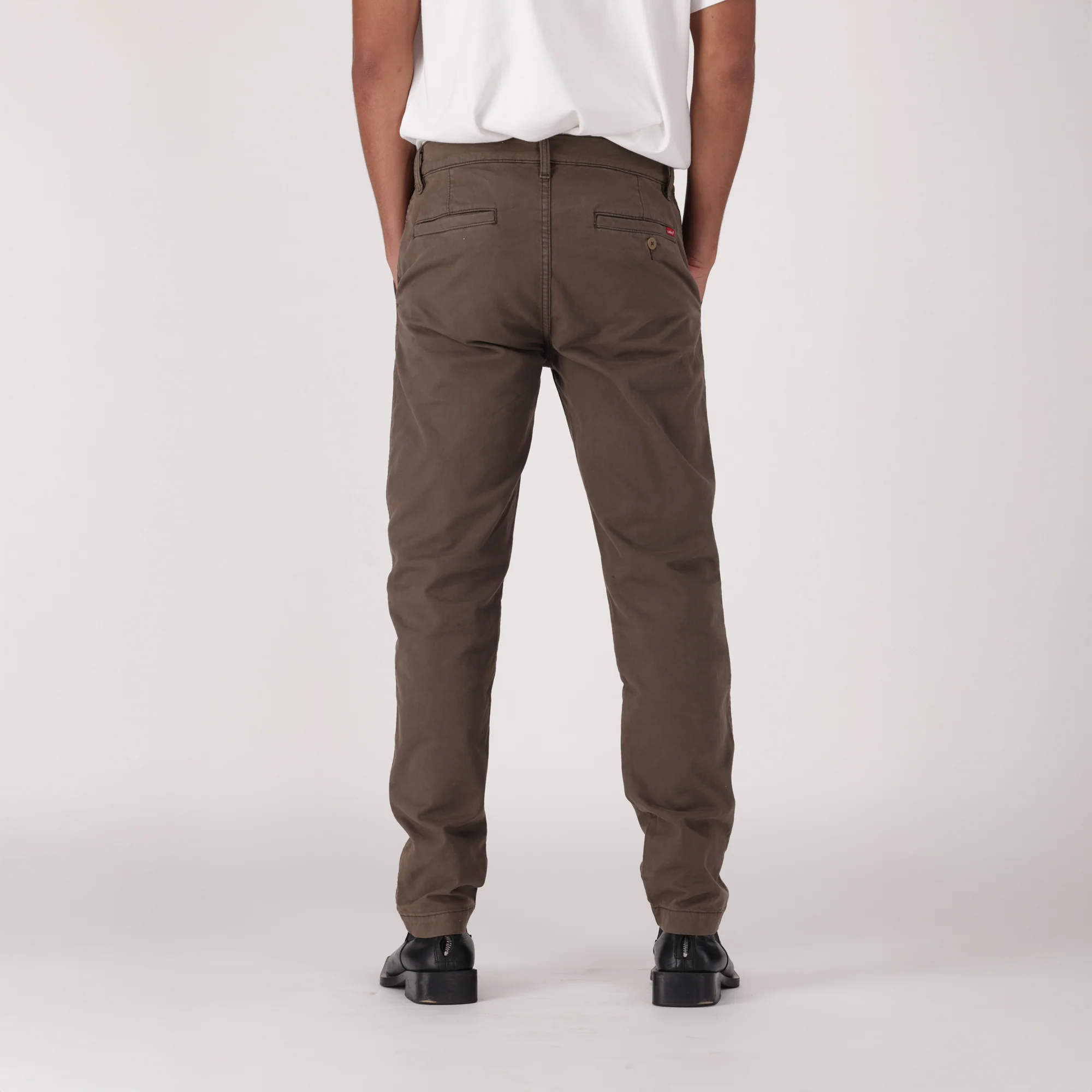 LEVI'S® MEN'S XX CHINO STANDARD TAPER - BROWN - Image 3