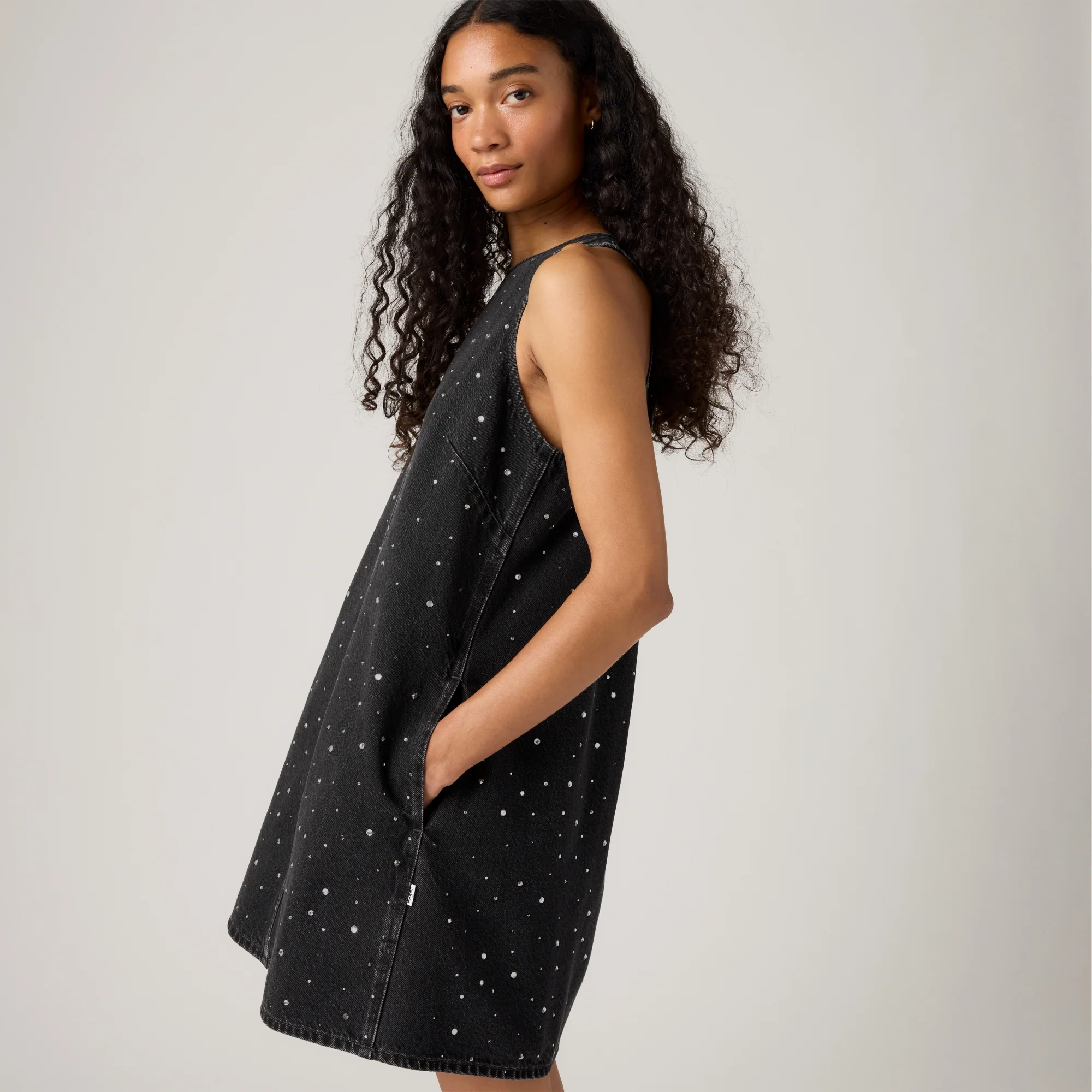 LEVI'S® WOMEN'S '90S SHIFT DRESS - BLACK - Image 4