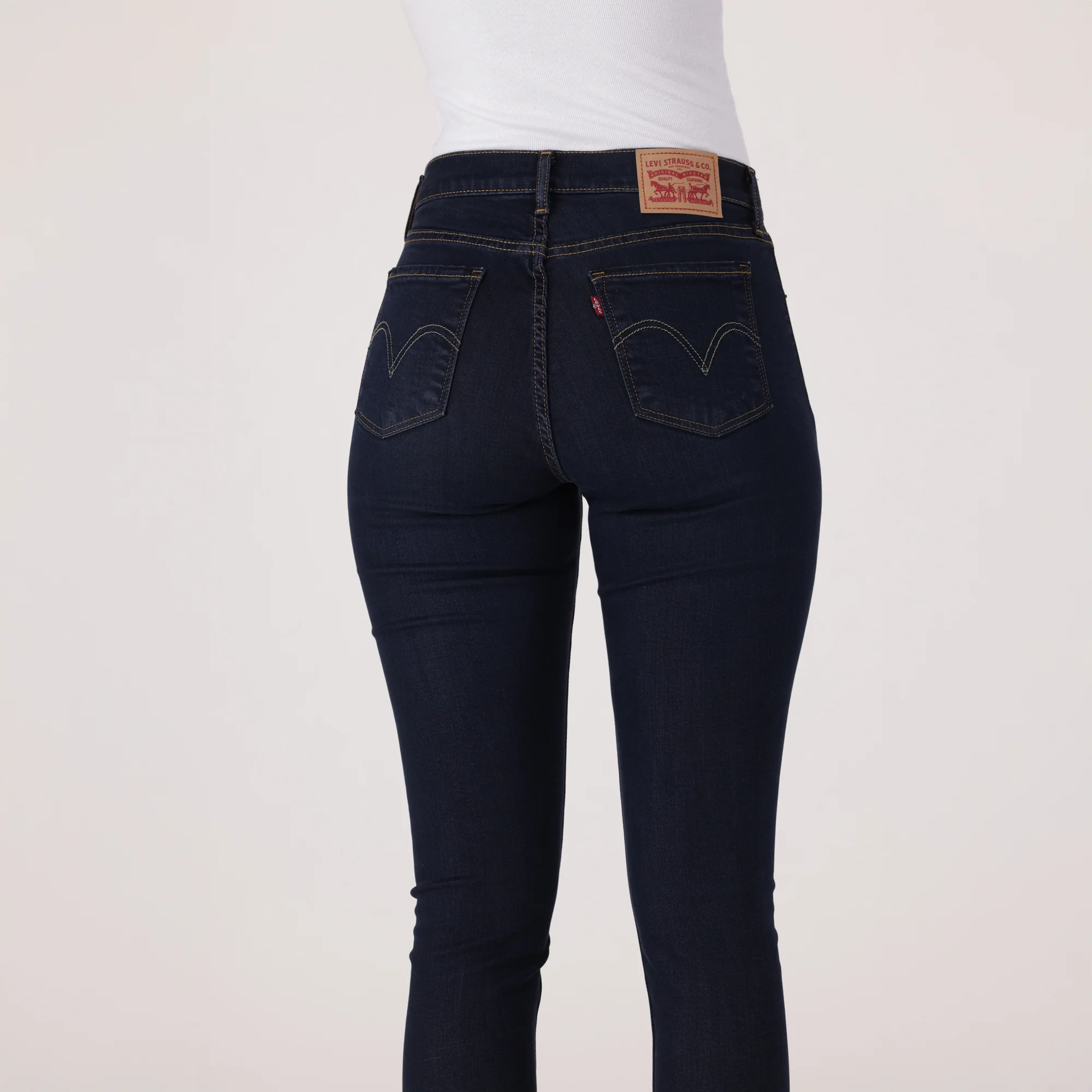 LEVI'S® WOMEN'S CURVY HIGH-RISE SUPER SKINNY - DARK INDIGO - FLAT FINISH - Image 5